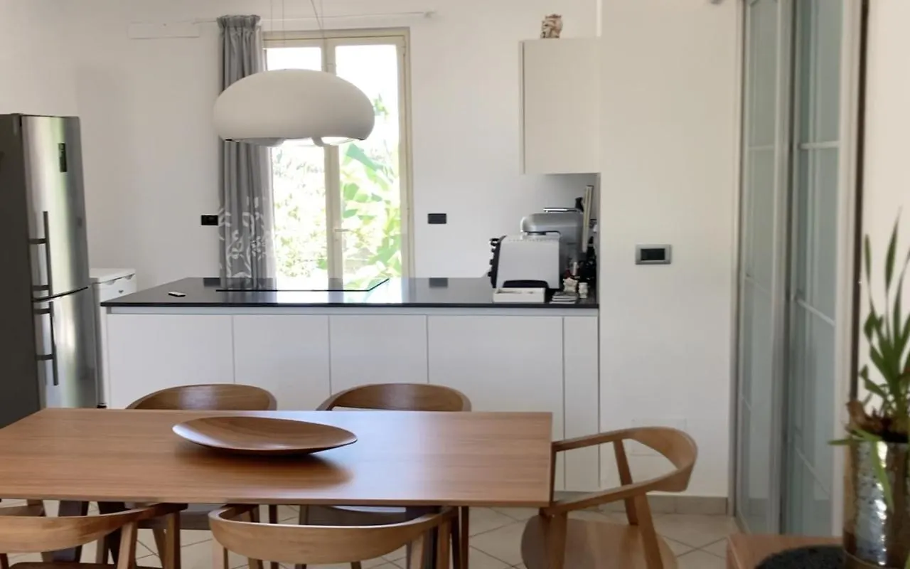 La Casa Del Viaggiatore Milazzo 0*,  Italië
